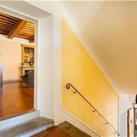 8 Bedroom Villa with Pool near Certaldo, Tuscany, Sleeps 14 - 15